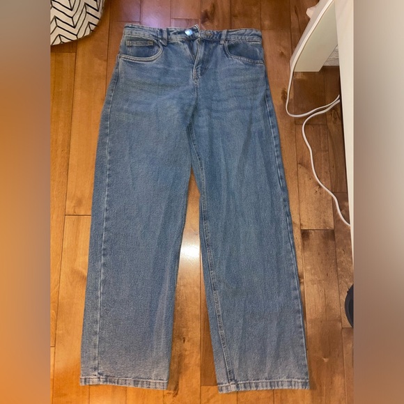 All of them I sell it at 40$ hardly worn - Picture 4 of 6